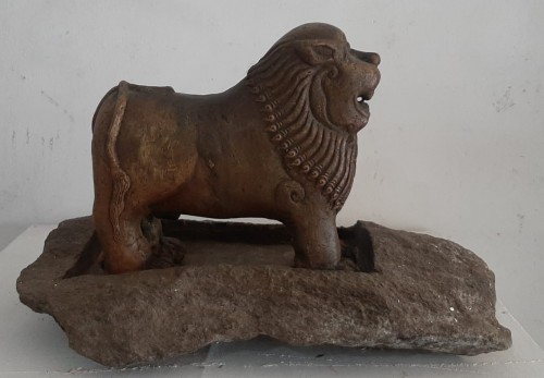 Lion oil lamp