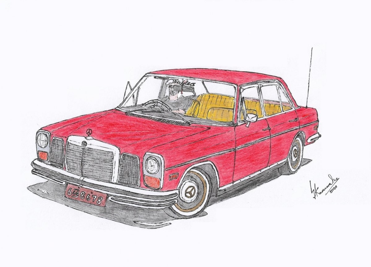 Mercedes Benz Classic Car by Lahiru Karunaratne